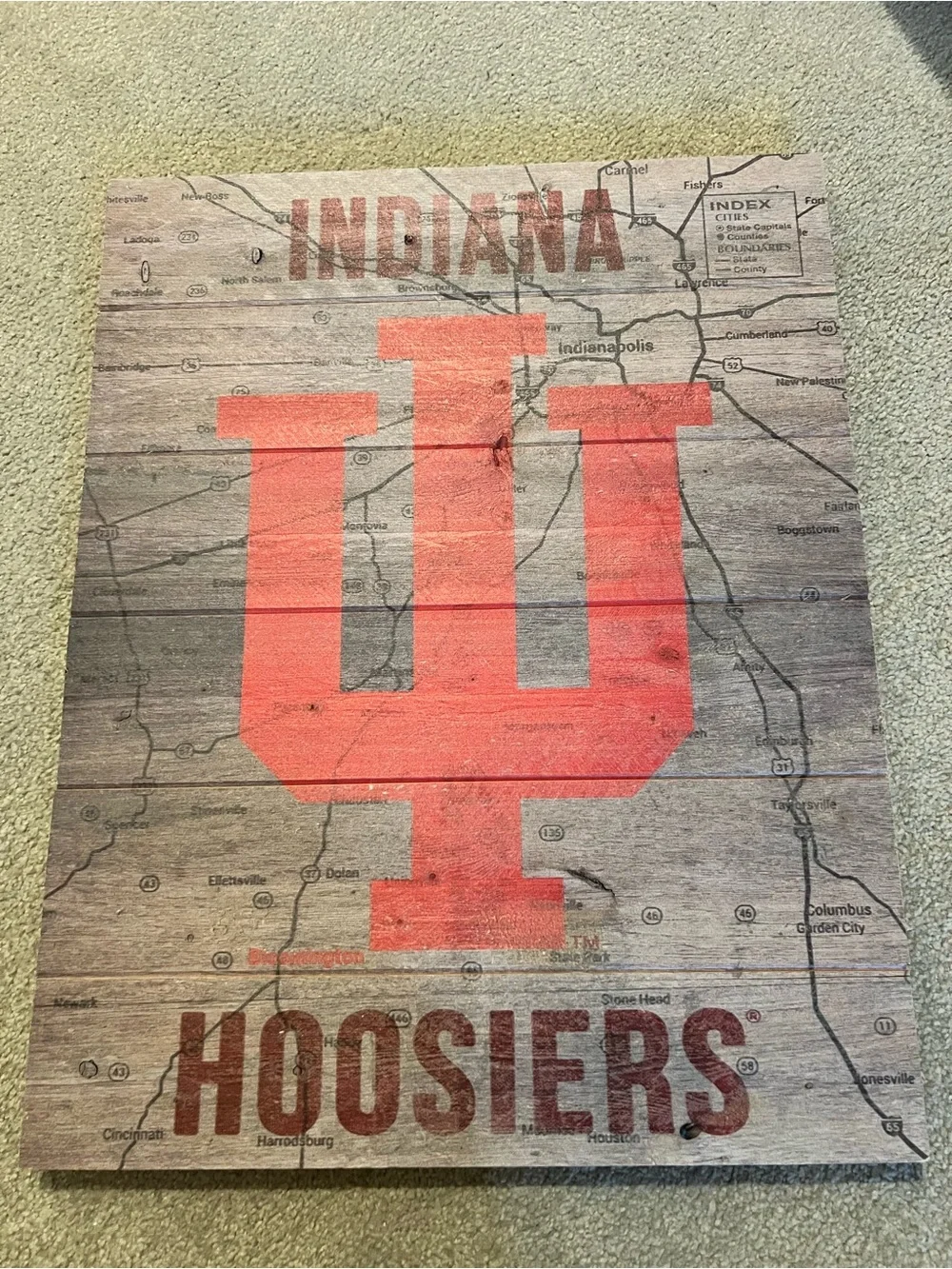Indiana University Hoosiers Red and White Wall Decor Set & Hat